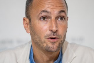 Le Conseiller d'Etat Mathias Reynard est venu présenter les résultats d'une étude ciblant les enfants, mardi en conférence de presse, à Sion (photo d'archives). KEYSTONE/ETIENNE BORNET